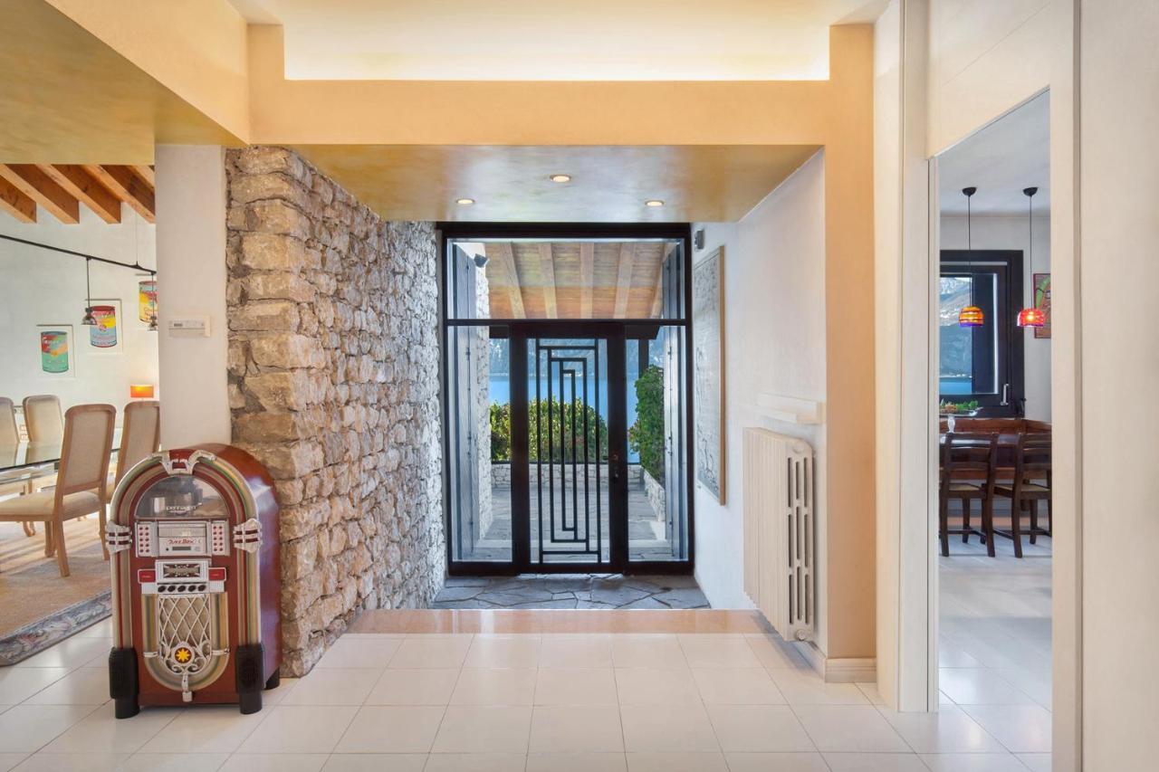 Villa Dismero-Un Oasi Di Lusso E Privacy เบรนโซเน ซูล การ์ดา ภายนอก รูปภาพ