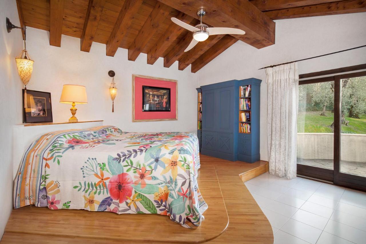 Villa Dismero-Un Oasi Di Lusso E Privacy เบรนโซเน ซูล การ์ดา ภายนอก รูปภาพ