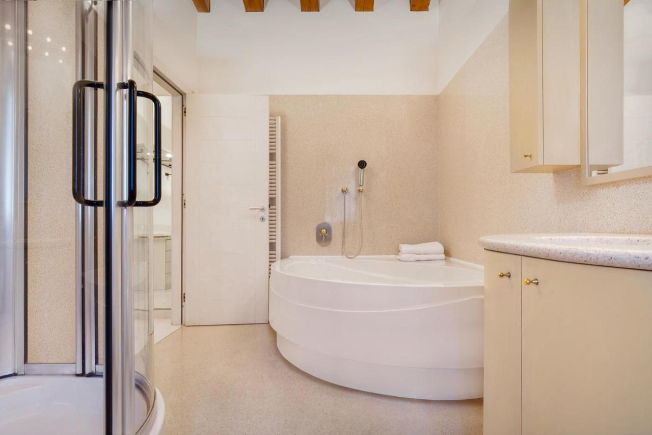Villa Dismero-Un Oasi Di Lusso E Privacy เบรนโซเน ซูล การ์ดา ภายนอก รูปภาพ
